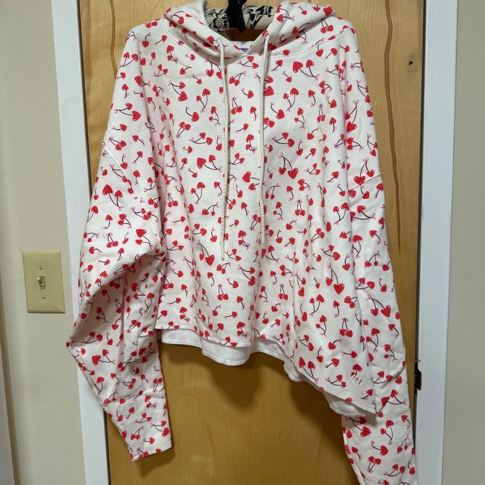 YITTY Cozy Fleece Cropped Hoodie - Limited Edition Valentine’s Day Primt